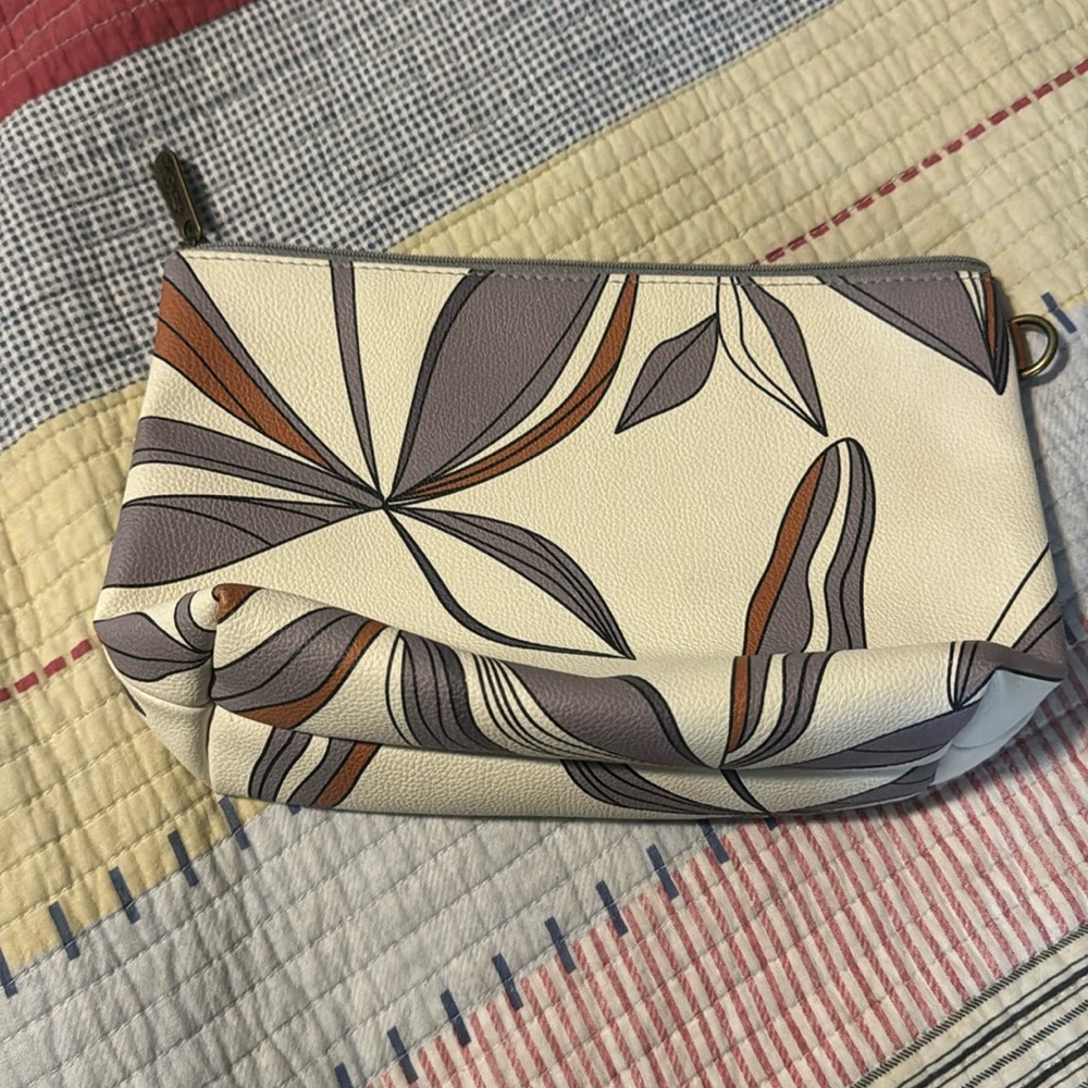 Zipper pouch